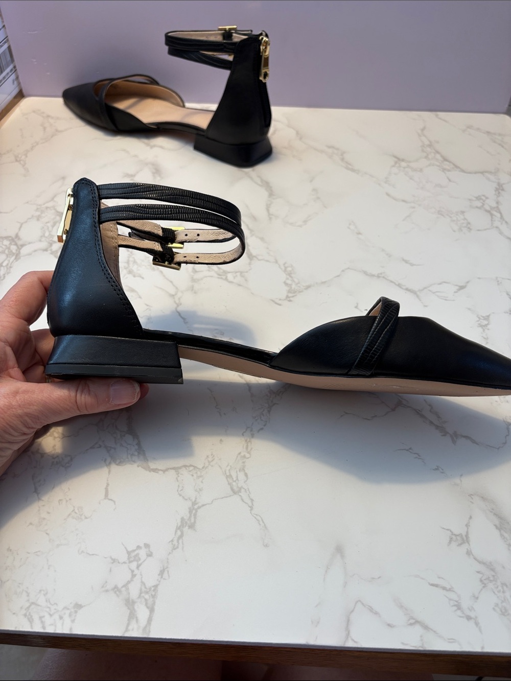 Louise Et Cie women’s black Pointed leather Ankle-Strap Flats like new size 8.5 - Picture 7 of 10